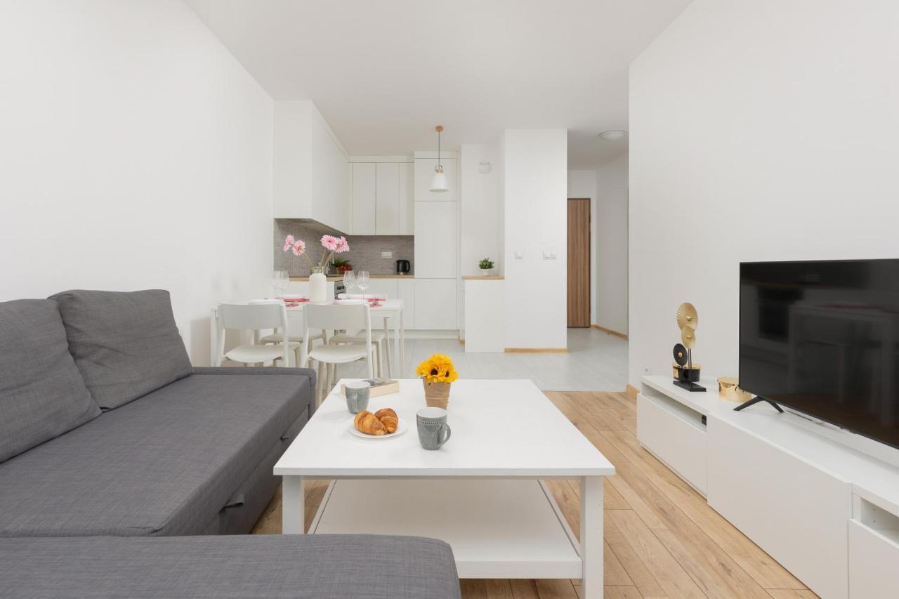 Warsaw Ulrychow Apartment With Parking By Renters المظهر الخارجي الصورة