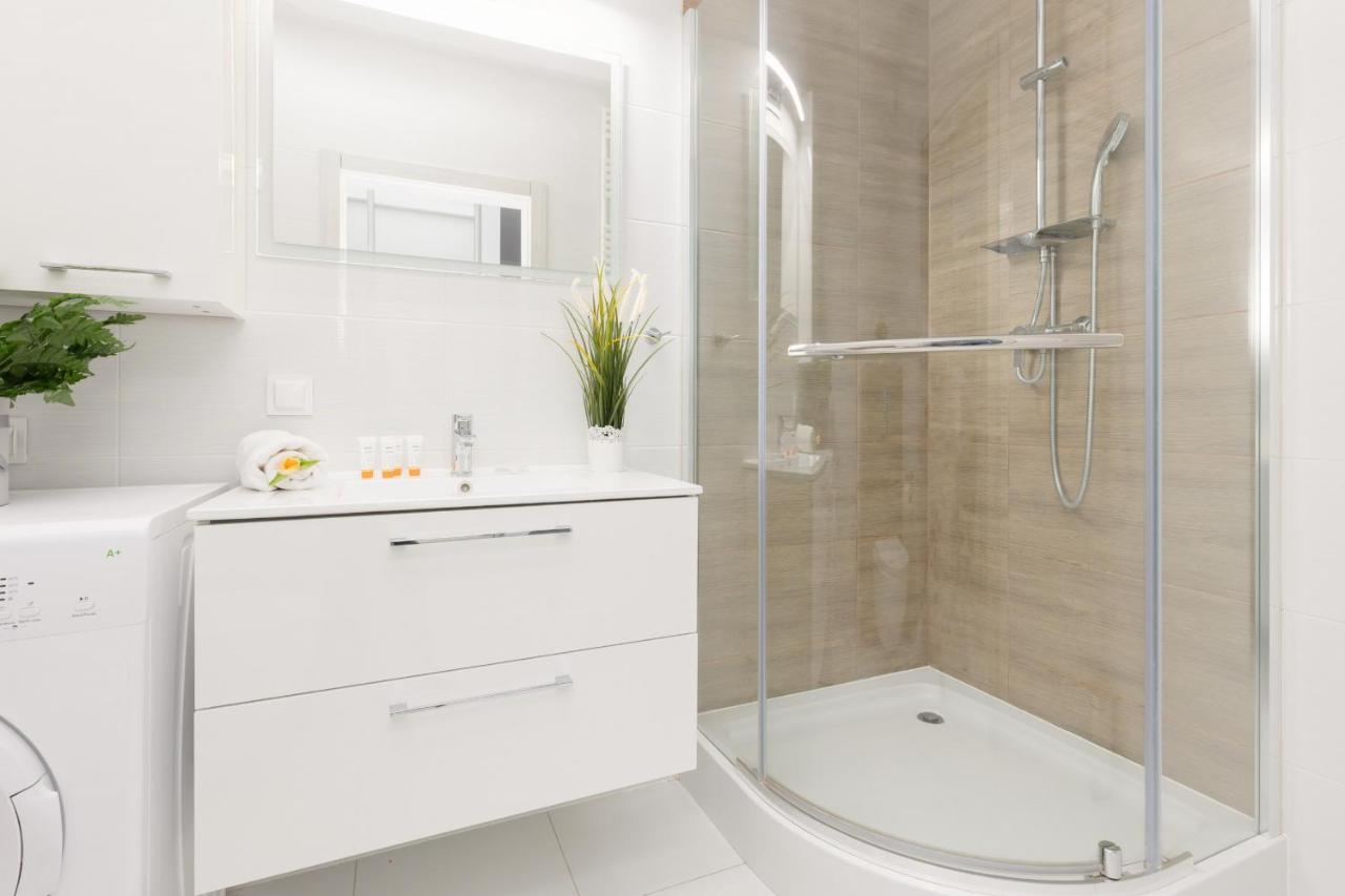 Warsaw Ulrychow Apartment With Parking By Renters المظهر الخارجي الصورة