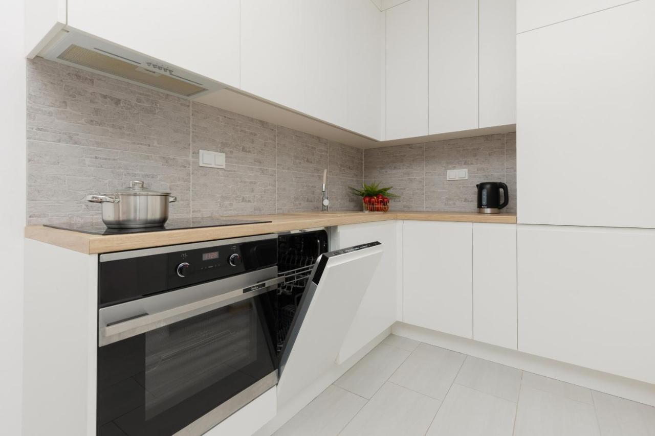 Warsaw Ulrychow Apartment With Parking By Renters المظهر الخارجي الصورة