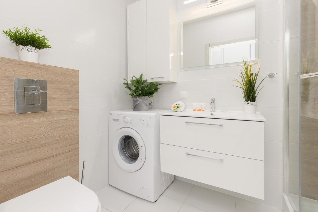Warsaw Ulrychow Apartment With Parking By Renters المظهر الخارجي الصورة